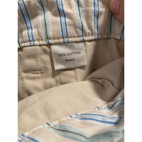 Van Heusen Light Khaki Capris | Women’s 18 | Button Hem Detail - Picture 9 of 9